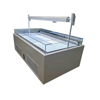 Výstavní vitrína s ovocným salátem